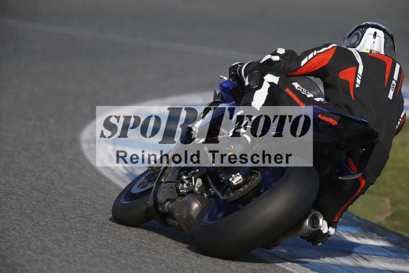 /Archiv-2024/02 29.01.-02.02.2024 Moto Center Thun Jerez/Gruppe gruen-green/backside